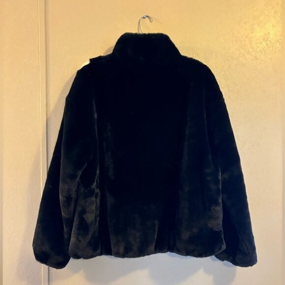 NWT Nike Women's Faux Fur Swoosh Jacket sz L - Picture 2 of 7